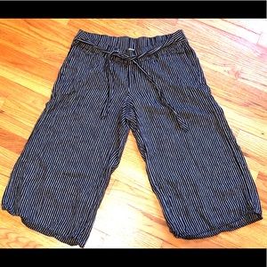 GAP Wide Leg Capris